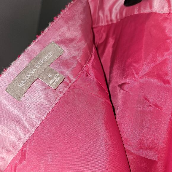 Pink Tweed/Wool Banana Republic Mini Skirt. Size 6 - Picture 4 of 5